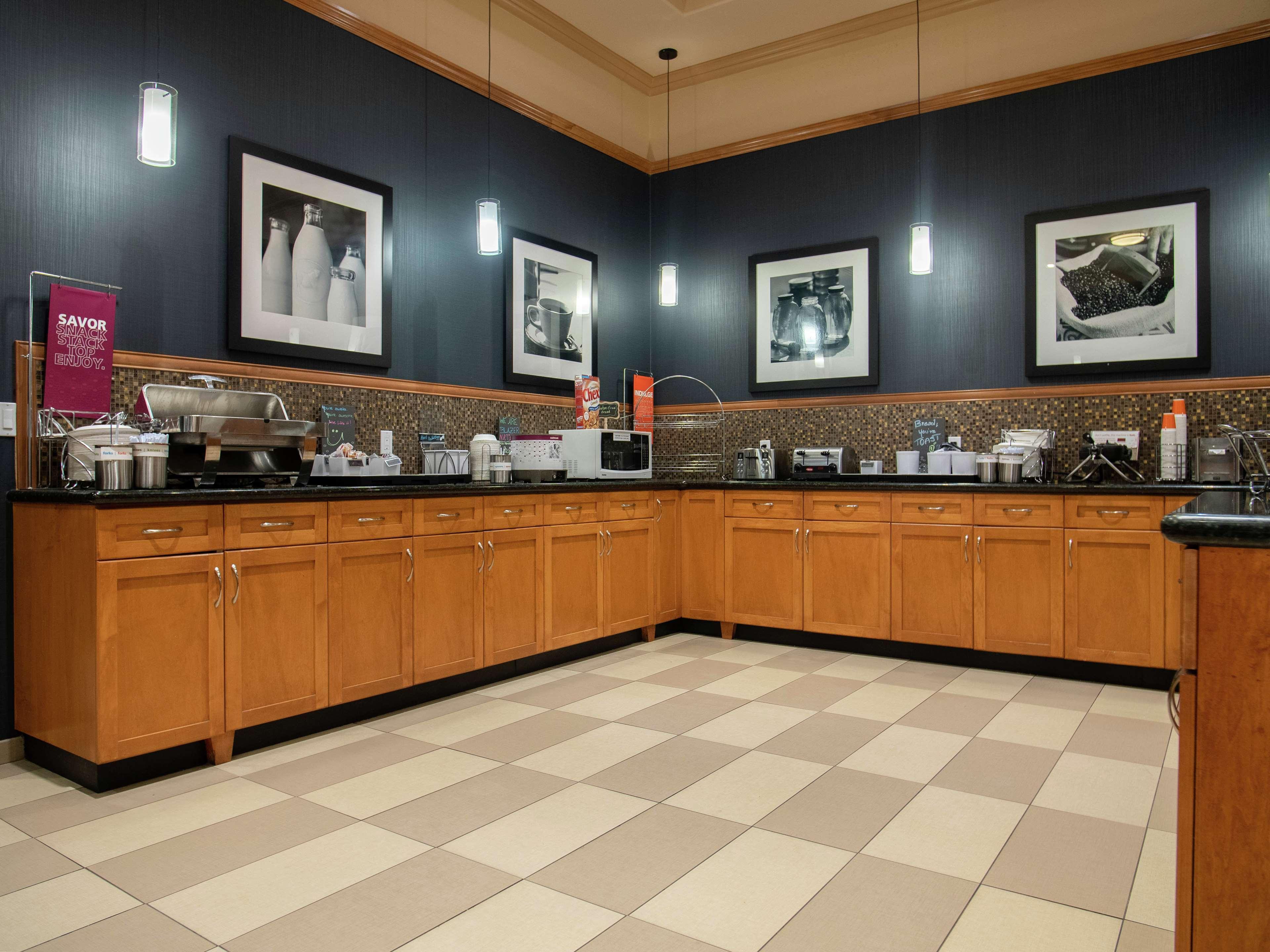 Hampton Inn By Hilton Камлупс Екстериор снимка