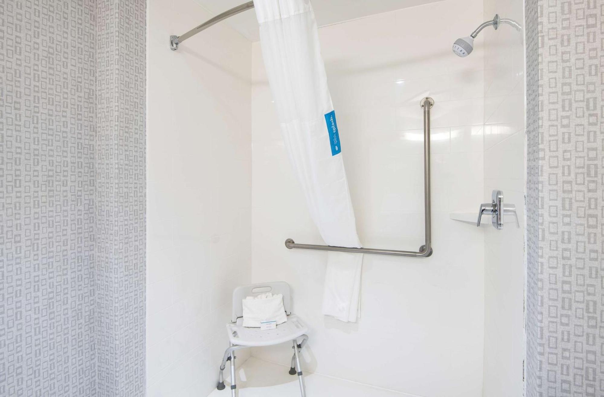 Hampton Inn By Hilton Камлупс Екстериор снимка